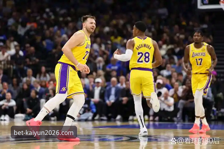 东契奇43分火力全开，湖人客场险胜步行者：一场流畅观赛体验背后的平台选择深度评测